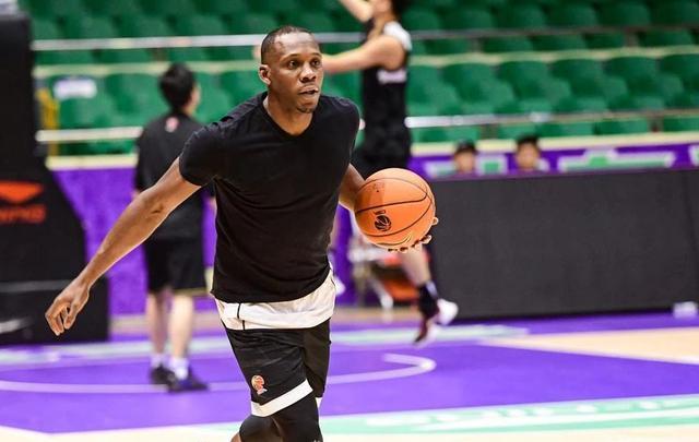 爱游戏大厅-广东队逆转独行侠，陶汉林状态火热