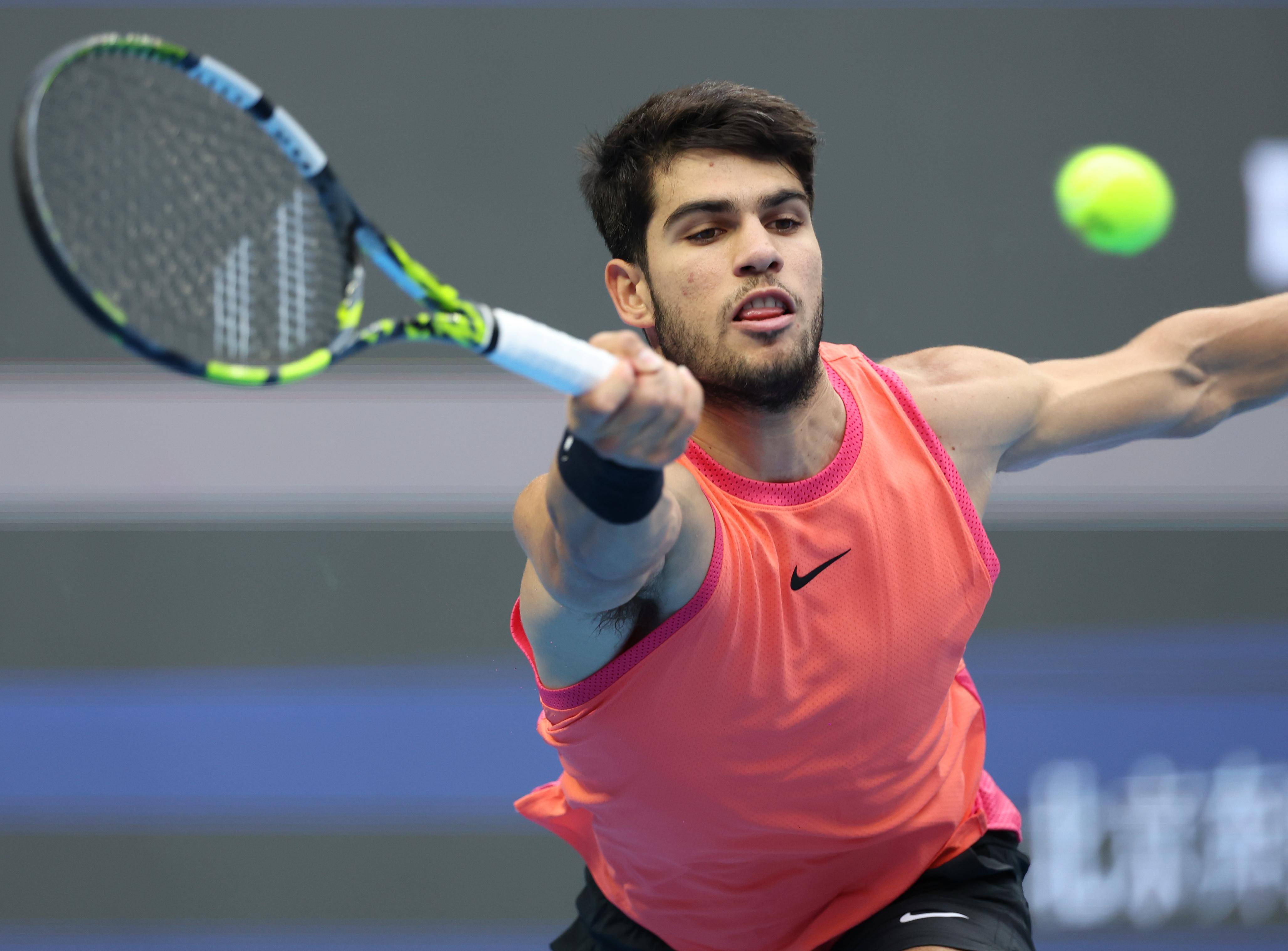 爱游戏官网-ATP总决赛轻取拉沃尔杯，阿尔卡拉斯统治全场