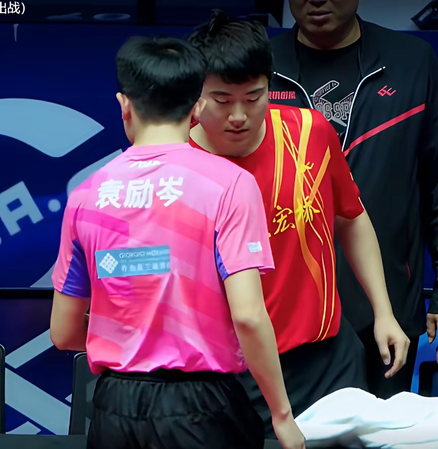 爱游戏官方-中国队力克波兰队，梁靖崑关键制胜