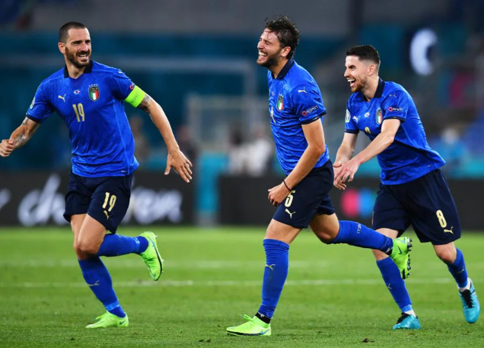 爱游戏tv-马来西亚队轻取法国队,黄鸭组合刷新纪录