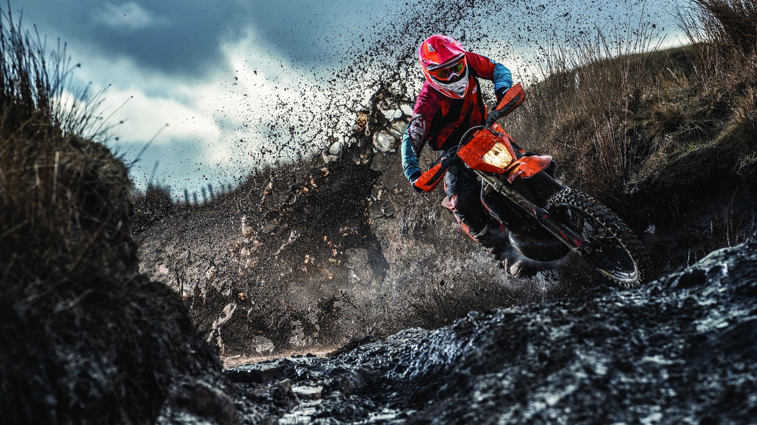 爱游戏-黄喜灿,一束穿透雨林的光,照亮洪智之战的夜空