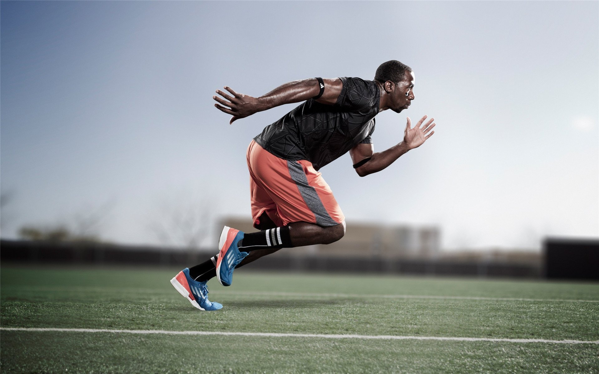 爱游戏tv-莫德里奇，红黑战袍下的自我救赎